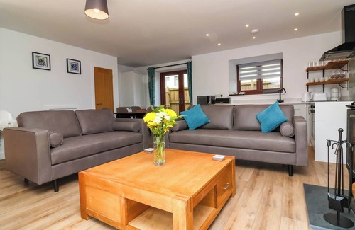 Parkham Cottage | BUMBLEBEE MEADOWS, pet friendly, with open fire in Bideford