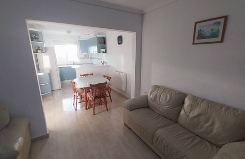 Gran Alacant House | Bungalow 1200 M from the beach, Swimming pool, Parking, Wi-Fi, Satellite TV