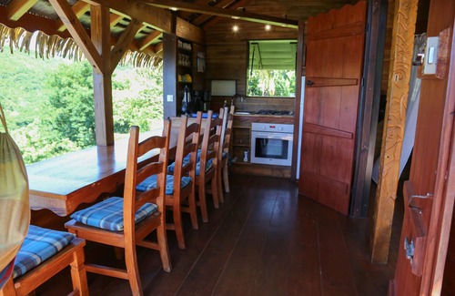 Deshaies House | Bungalow 5 Pers. Vue mer et Montagne, Cuisine Équipée. Réservez Votre Paradis!