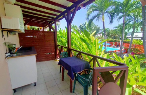 Sainte-Rose House | Bungalow Agathe Pour les Amoureux à 2 Minutes de la Plage, au Bord de la Piscine