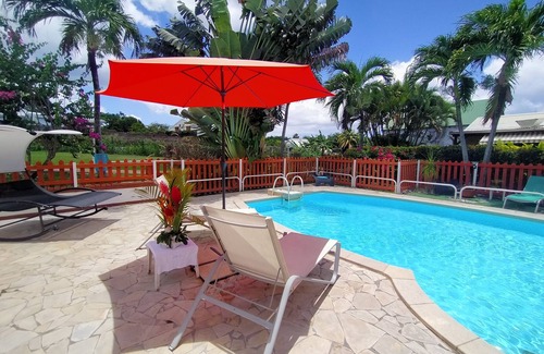 Sainte-Rose House | Bungalow Agathe Pour les Amoureux à 2 Minutes de la Plage, au Bord de la Piscine