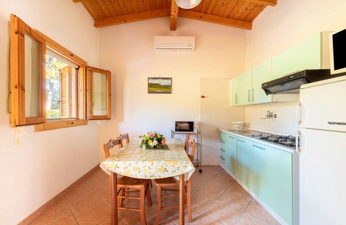 Otranto House | Bungalow 'Agriturismo Alimini- 3' with Private Terrace, Wi-Fi and Air Conditioning