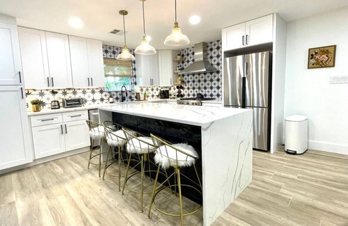 Georgetown House | Bungalow close to Gtown Square/Bikes/Outdoor Space