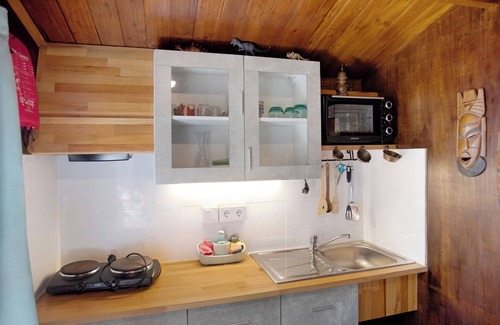 Lourinha House | Bungalow 'Dinossauro' with Shared Garden and Wi-Fi