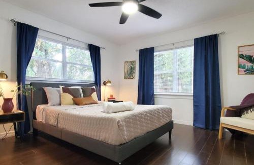 Lawsona - Fern Creek House | Bungalow DT by Lake Eola KIA center Sleeps 12
