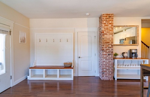 South Park Apartment | Bungalow Farmhouse 2 Bed W/D