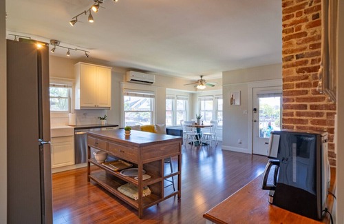 South Park Apartment | Bungalow Farmhouse 2 Bed W/D