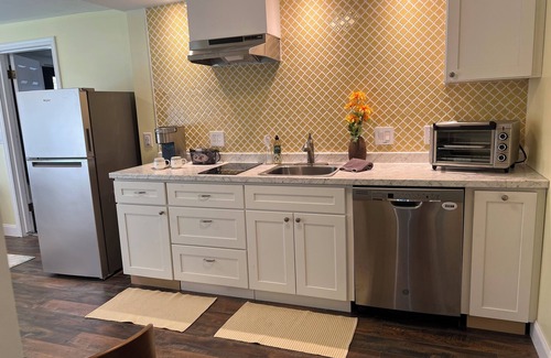 Tavares House | Bungalow on Barrow Lake Dora, Big House, fishing, Mt Dora and downtown Tavares