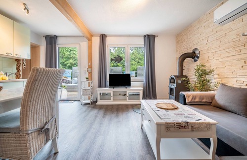 Muritz House | Bungalow 'Seeperle 1' with Lake View, Private Terrace and Private Garden