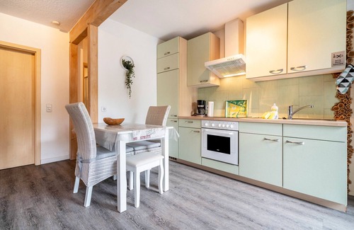 Muritz House | Bungalow 'Seeperle 1' with Lake View, Private Terrace and Private Garden