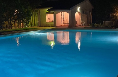 Giorgilorio House | Bungalow 'Villa Paradiso' with Shared Pool, Wi-Fi and Air Conditioning