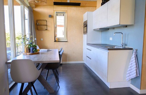 Akkrum House | Bungalow with a terrace near the Sneekermeer