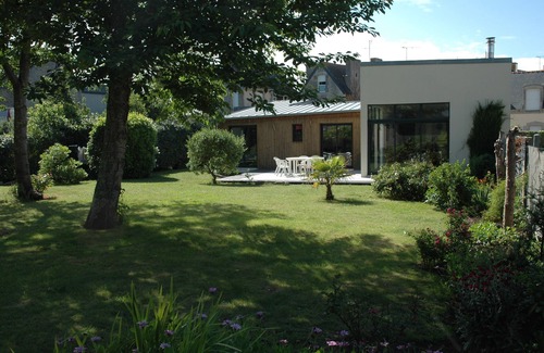 Guilvinec Villa | Bungalow with large garden in the city center