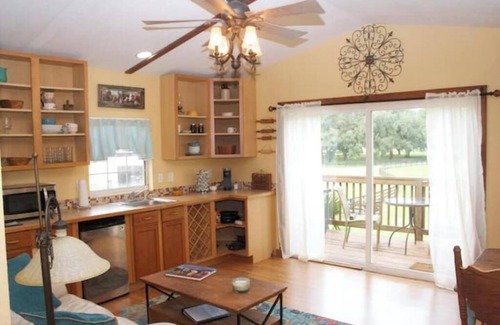 Morriston House | Bunkhouse Overlooking 10 Acre Horse Farm
