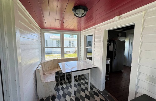 Chincoteague House | Bunting House - Waterfront w/Shared Dock - Close to town . Pet friendly.
