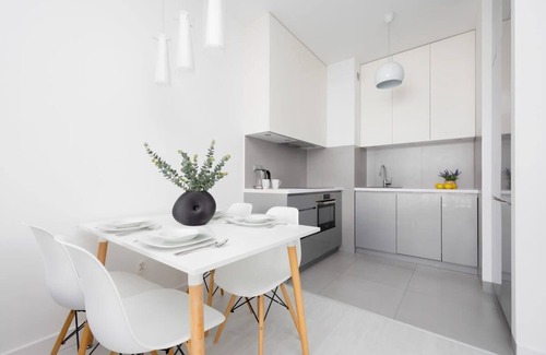 Wola Apartment | Burakowska 16 | Elegant Apartment | Parking