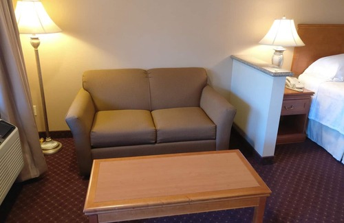 Burbank Hotel | Burbank Inn and Suites