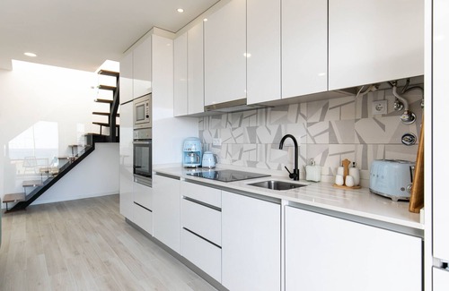 Burgau Apartment | Burgau Luxury Beach Apt, private rooftop + jacuzzi overlooking beach