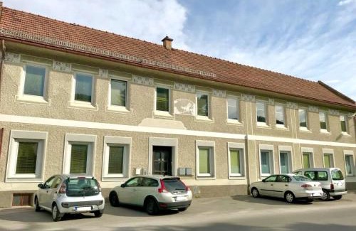 Seebenstein Apartment | Burgblick Apartment- 60qm, Küche, Waschmaschine, Streamingdienste