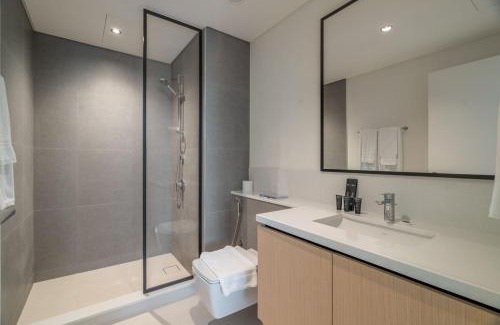 Downtown Dubai Apartment | Burj Crown Luxury - 4BR - Only steps to Dubai Mall