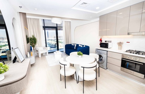 Nad Al Sheba Apartment | Burj Khalifa View - Pool, Gym - 10 Min To Downtown