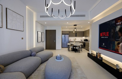 Downtown Dubai Apartment | Burj Khalifa View | Dubai Mall | New 2B High Floor