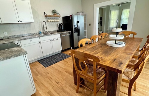 Burnside House | Burnside Boathouse – Cozy 5 Bedroom Lake Retreat Steps from Marina & Local Eats