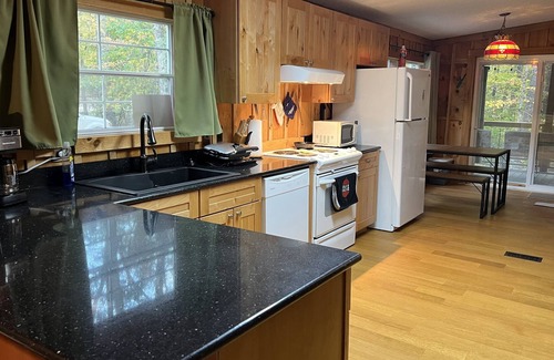 Glouster Cottage | Burr oak lake Dock 4