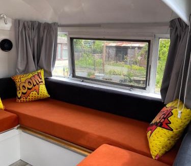 Bury St Edmunds House | Bury - Lodge - Sleeps 2 - Parking