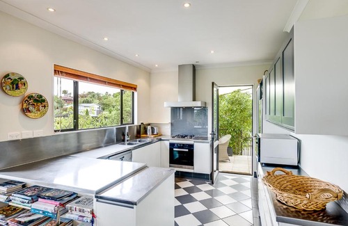 Havelock North House | Busby Hill Villa - Havelock North Holiday Home