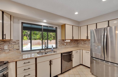 Temple Crest House | Busch Gardens Getaway: 3 King Beds, Pool, Hot Tub, Mini Golf & More!
