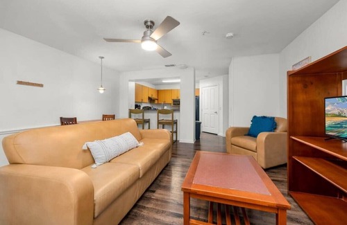 Bearss Plaza Apartment | Busch Gardens, USF, 10 MI to DT Tampa!