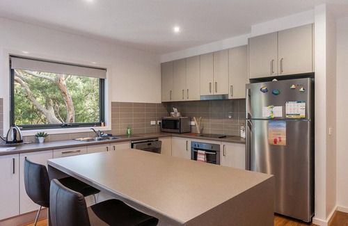 Anglesea House | Bush Surrounds On Weir