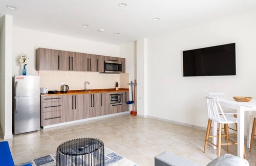 Oranjestad-West Apartment | Bushiri's Long Life Building-2BD/1BA APT-Sleeps 4