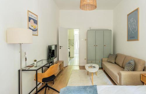 Ujlipotvaros Apartment | Business and Pleasure Apartment with Air Condition