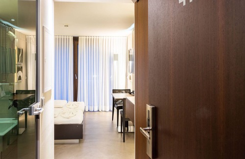 Heidelberg Apartment | Business Studio mit Voll Ausgestatteter Küche und Modernem Bad