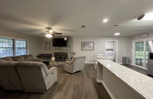 Redlick House | Business Travelers & Near Business District