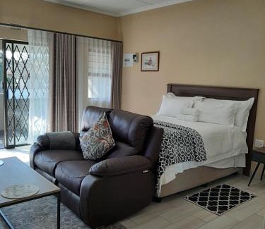 Greater Johannesburg Metropolitan Area Apartment | Bustani 1 Self Catering Studio Minimum 2 Nights