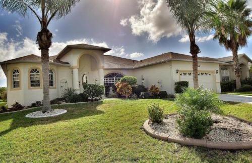 Biggar Villa | Buttercream Villa