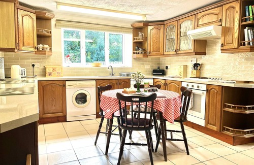 Cardigan Cottage | Buttercup Cottage, Cardigan