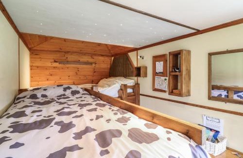 Woodbridge House | Buttercup Cow Shed 3