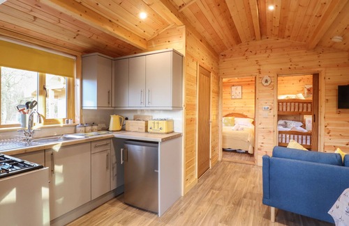 Theberton Cottage | BUTTERCUP LODGE, pet friendly, with a garden in Leiston