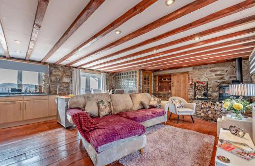 Port Talbot House | Bwlch Farm Barn