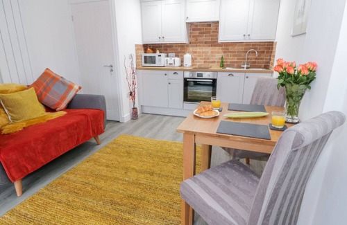 Llangefni Cottage | BWLCH Y GWYNT BACH, with a garden in Llangefni