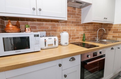Llangefni Cottage | BWLCH Y GWYNT BACH, with a garden in Llangefni