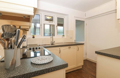 Edern Cottage | BWTHYN CERRIG MAN (PEBBLE COTTAGE), family friendly in Morfa Nefyn