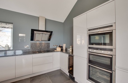 Criccieth House | Bwthyn Ednyfed - Three Bedroom House, Sleeps 6