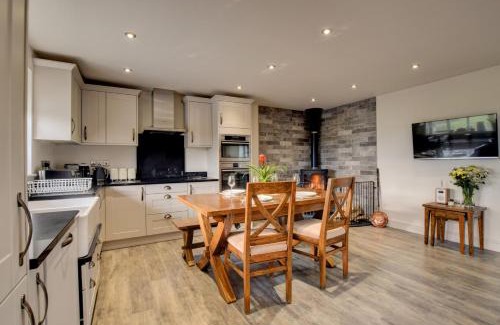 Llanllyfni House | Bwthyn Nant Bach