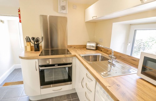 Garndolbenmaen Cottage | BWTHYN PENNANT, pet friendly, character holiday cottage in Porthmadog