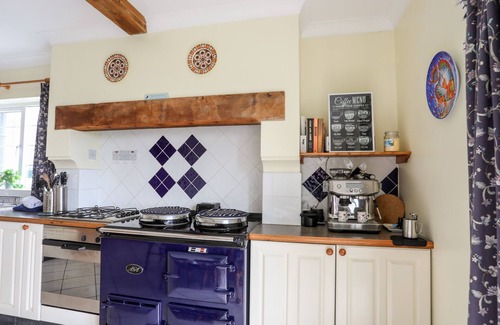 Borth-y-Gest Cottage | BWTHYN, pet friendly, country holiday cottage in Porthmadog
